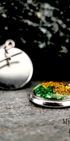 affordable unique jewelry handmade sparkle gold green chips earrings closeup3