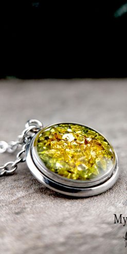 Boho Style Sparkle Chips Necklace – Gold & Olive-Green Jewelry for Trendy Fashion Lovers